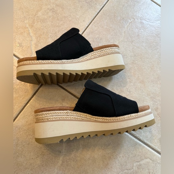 Toms Adria wedge platform sandal black canvas NWT - Picture 9 of 12